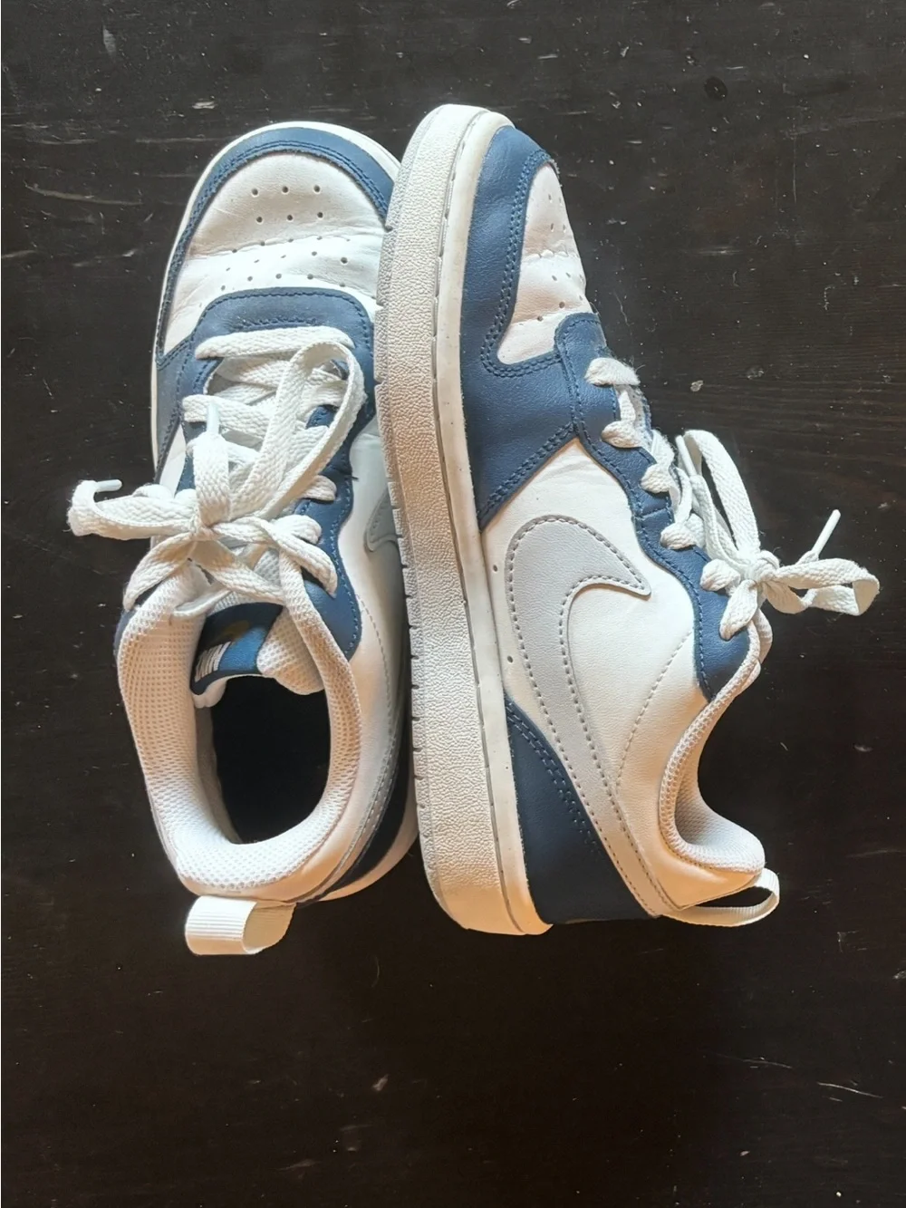 Nike Kids Sneakers in White and Blue
